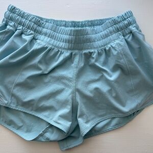 Lululemon Hotty Hot Short 2.5 light blue